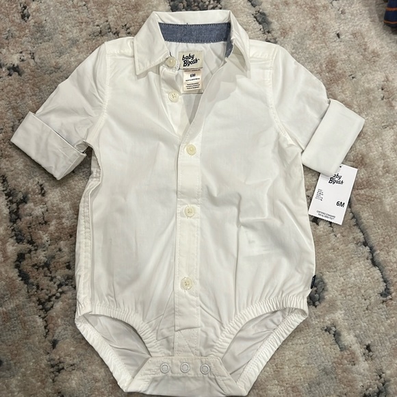 NWT OshKosh B'gosh Button Down Onesie (6M) - Picture 1 of 3